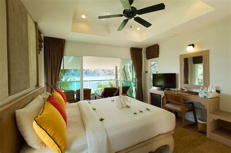 Deluxe Rooms | Phi Phi Bayview | Premire Resort | Laem Hin Beach Phiphi ...