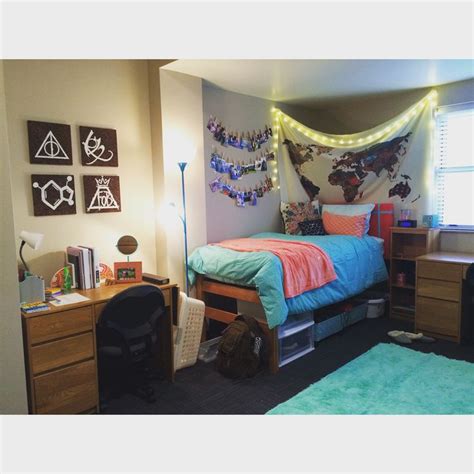 Dorm Decor - Washington University in St. Louis | College dorm room ...