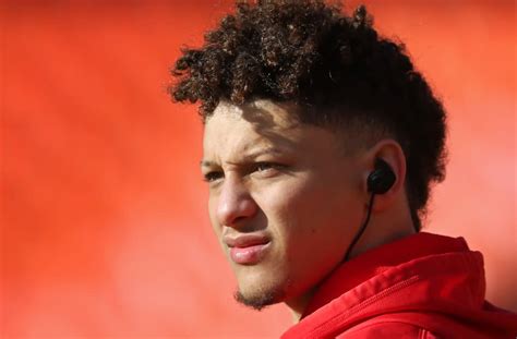 Patrick Mahomes (and his mohawk) team up with Head & Shoulders to ...