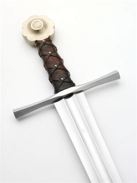 File:Albion Chevalier Medieval Sword 2 (6093093540).jpg - Wikimedia Commons