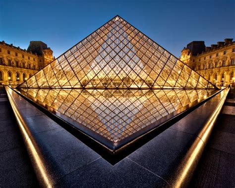 Pyramid Louvre Art Print | Posters and prints | Posters.eu