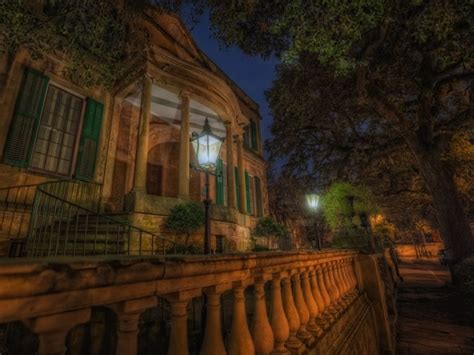 Savannah Ghost Tours - 5-star rated Tours - Save 10-15%