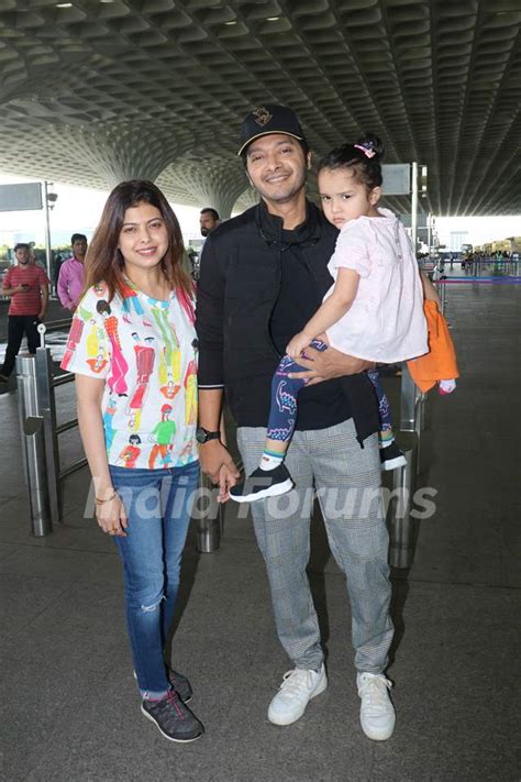 Shreyas Talpade poses with wife Deepti Talpade and daughter Aadya ...