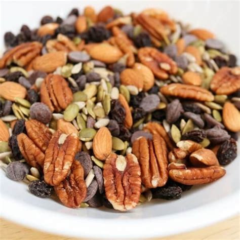 20+ Healthy Plant-Based Snacks To Keep You Energized