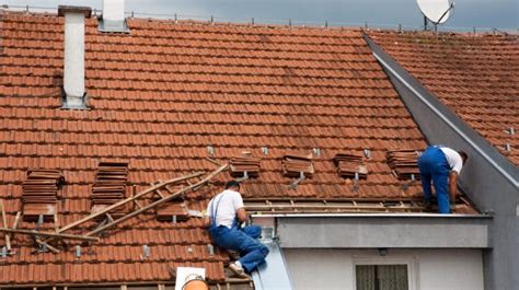 How to tarp a roof - Kyle's Garage