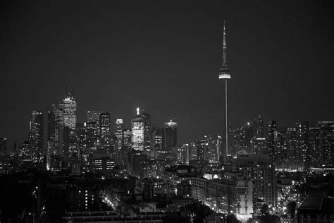 my toronto skyline at night pic : r/toronto