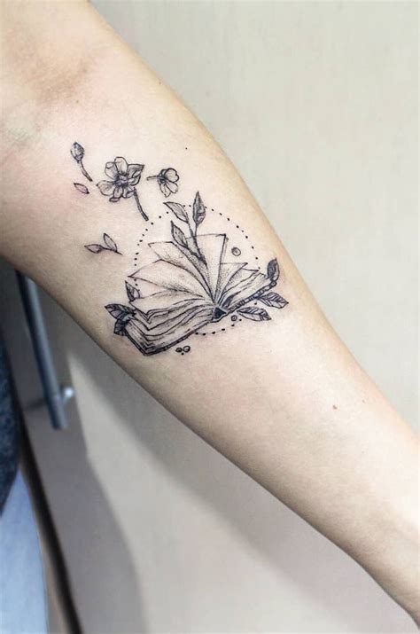 illustrative book tattoo © tattoo artist Camila Averbeck 📖 📖 | Bookish tattoos, Tattoos for ...