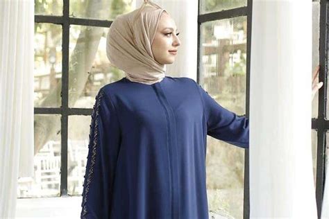 Jilbab yang Cocok untuk Gamis Warna Biru Laut, Dijamin Cantik! - Blibli Friends