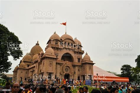 Main Ceremony During Durga Puja At Belur Math Kolkata Stock Photo - Download Image Now - iStock