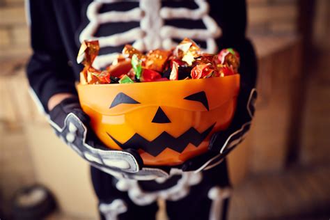 The Best and Worst Halloween Candy For Your Teeth - Fairfield Dental Arts