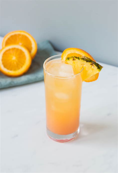 The Cinderella: An Easy, Fruity Mocktail Recipe