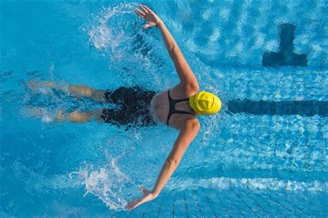 Tips and Suggestions to Master the Butterfly Swimming Technique - Sports Aspire