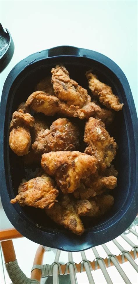 Pictures: South Africans try Chicken Licken recipes during lockdown - Savanna News