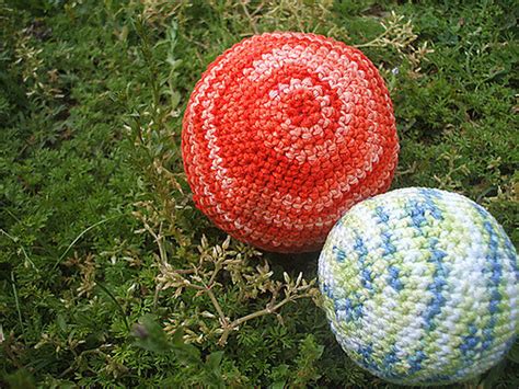 Ravelry: Simple Crochet Ball pattern by Lindsay Lee