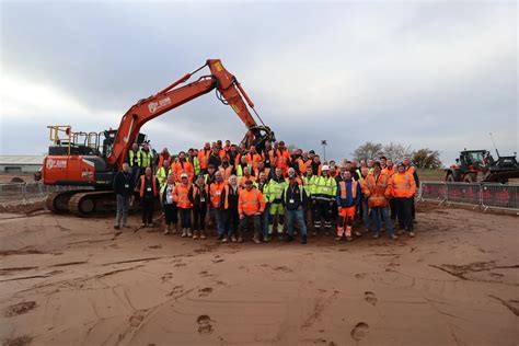 Hitachi Connected Technology hosts successful Dig Day - Hitachi