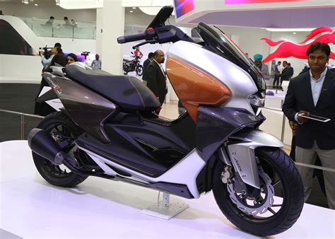 TVS Motor Company unveiled TVS ENTORQ210 at Auto Expo - CarBlogIndia