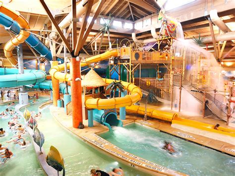 11 Best Indoor Water Parks in the USA for Splashing and Sliding