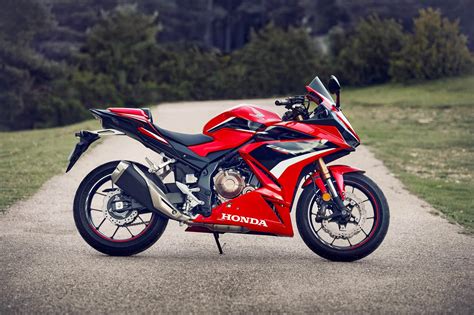 All About the Honda CBR500R: Pint-Sized Beauty