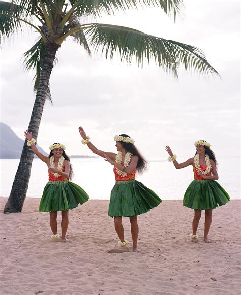 Pin by Vistana Signature Experiences on Destination: Hawai'i | Hawaiian girls, Hawaiian hula ...