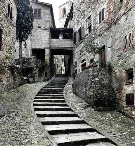 Anghiari Tuscany | Tuscany travel, Tuscany, Italian landscape