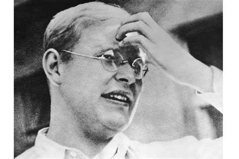 Biography of Dietrich Bonhoeffer, German Theologian