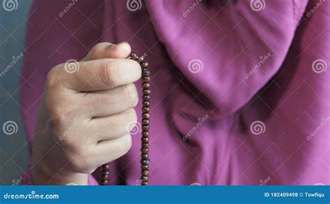 Young Muslim Women Praying during Ramadan Stock Footage - Video of grace, kind: 182409498