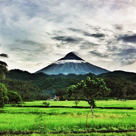 Mount Mayon, Philippines | Travel spot, Natural landmarks, Picture