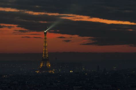 Eiffel Tower strike extends into holiday season - The Local