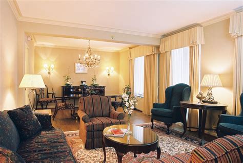 Hotel Rooms & Suites In Chicago | The Whitehall Hotel