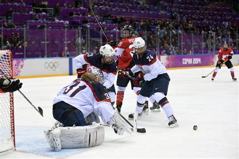 Women’s Hockey Grows Bigger, Faster and Dire - The New York Times