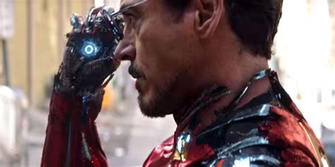 plot explanation - Are Tony's glasses made up of nano particles ...