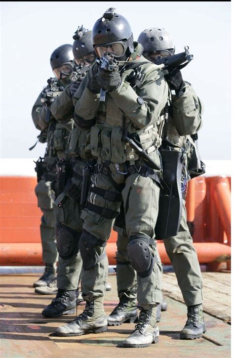 JW Grom Tactical Armor, Swat Team, Military Men, Special Forces, Aquatic, Marines, The Well ...