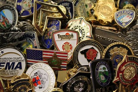 Why People Love To Collect Lapel Pins As a Hobby? - Richannel