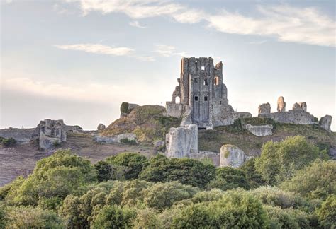 File:Corfe Castle (5353968027).jpg - Wikimedia Commons