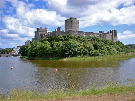 Visit Pembroke Castle - Lodge Farm Holiday Park