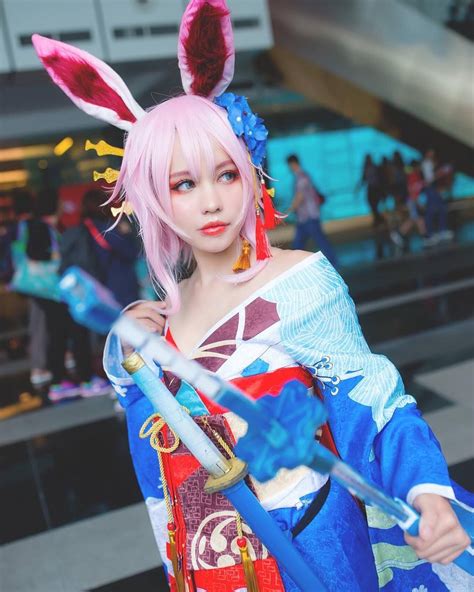 Elegant Sakura Yae Cosplay