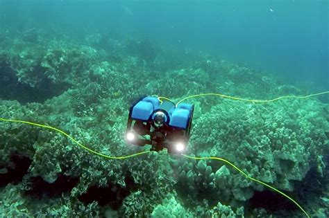 Explore the deep blue with this underwater drone | Digital Trends