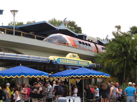 Finding Nemo Submarine Voyage Overview | Disneyland Attractions - DVC Shop