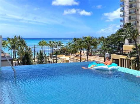 Alohilani Resort - Waikiki Beach (Hawaii) | CosmopoliClan