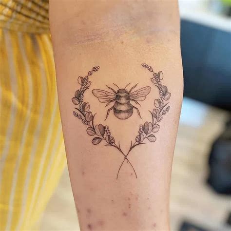 190 Bee-autiful Honey Bee Tattoo Designs with Meanings, Ideas, and ...