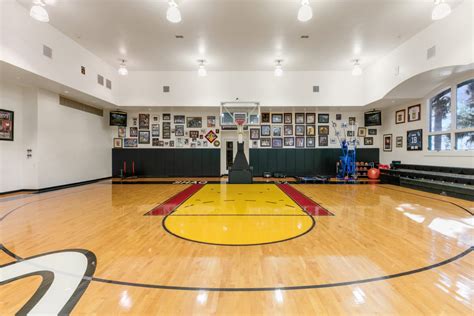 Shaq Is Selling His Magnificent Florida House And, It's A Slam Dunk!