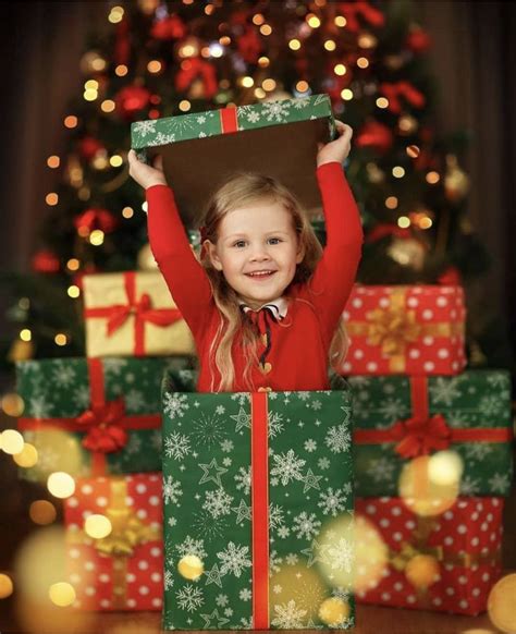 Toddler Christmas Pictures, Xmas Photos, Christmas Portraits, Family Christmas Pictures ...