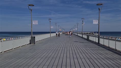 🇵🇱 Kołobrzeg (Kolberg) 2023, Polska. Walk, Pier in Kolobrzeg. Molo w ...