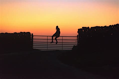 Silhouette Photography: The Art of Capturing Cool Silhouette Photos | Skylum Blog