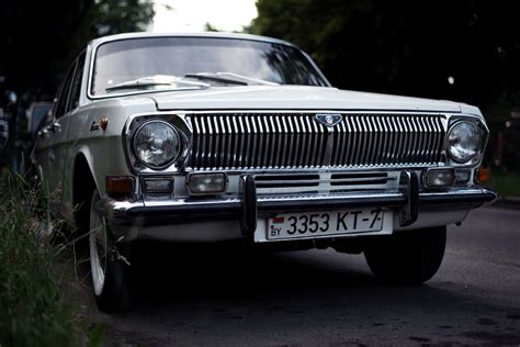 Front of GAZ-24 Volga · Free Stock Photo