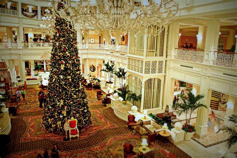 Grand Floridian Christmas Jigsaw Puzzle