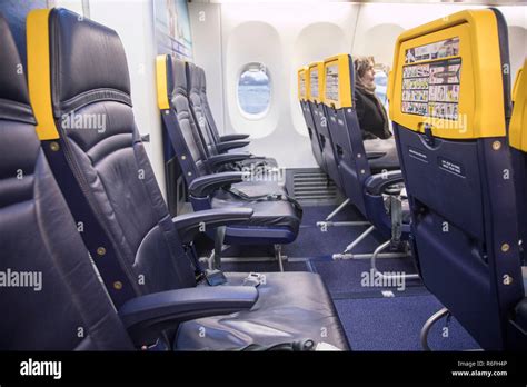 Ryanair boeing 737 800 cabin interior hi-res stock photography and images - Alamy