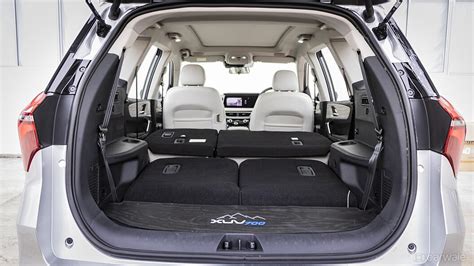 XUV700 Bootspace Second and Third Row Folded Image, XUV700 Photos in India - CarWale