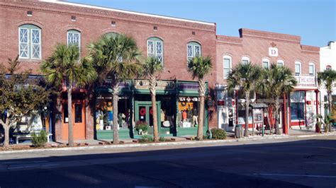 Apalachicola: A Town Time “Almost” Forgot - Senior Travel Tales and Tips