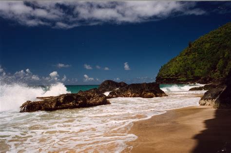File:Hanakapiai Beach, Na Pali Coast, Kauai, Hawaii.jpg - Wikimedia Commons